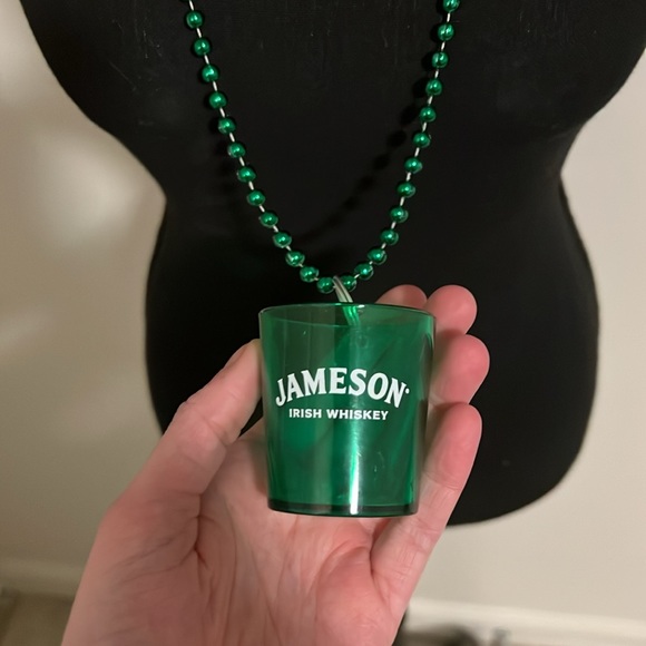 Set of Green Beads - Picture 2 of 4